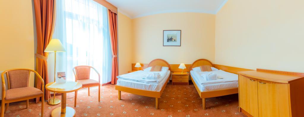 Ensana Hvezda - Imperial - Neapol Hotel Marianske Lazne Exterior photo