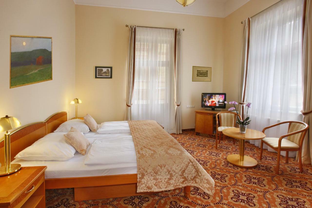 Ensana Hvezda - Imperial - Neapol Hotel Marianske Lazne Exterior photo